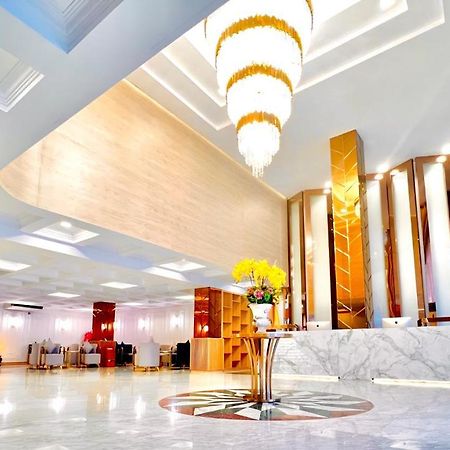 Midland Hotel Phnom Penh Exterior foto